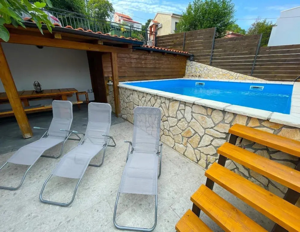 Studio Apartment With Swimming Pool & Sea View
