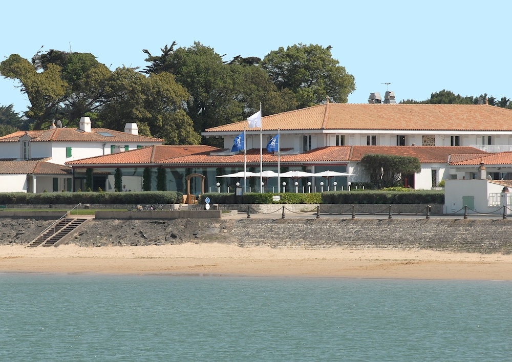 Beach & Waterfront