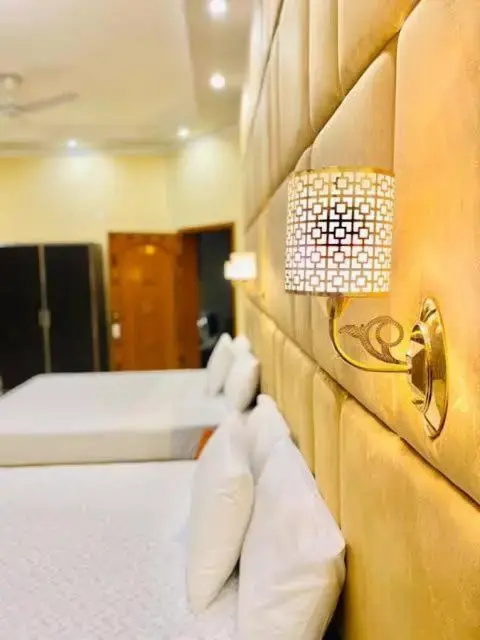 Hotel Elegant Near Airport Agha Khan Karachi Expo Center