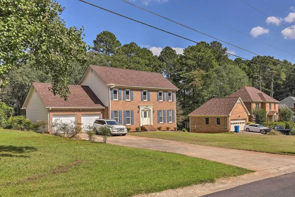 Pet-friendly House w/ Deck in Lawrenceville