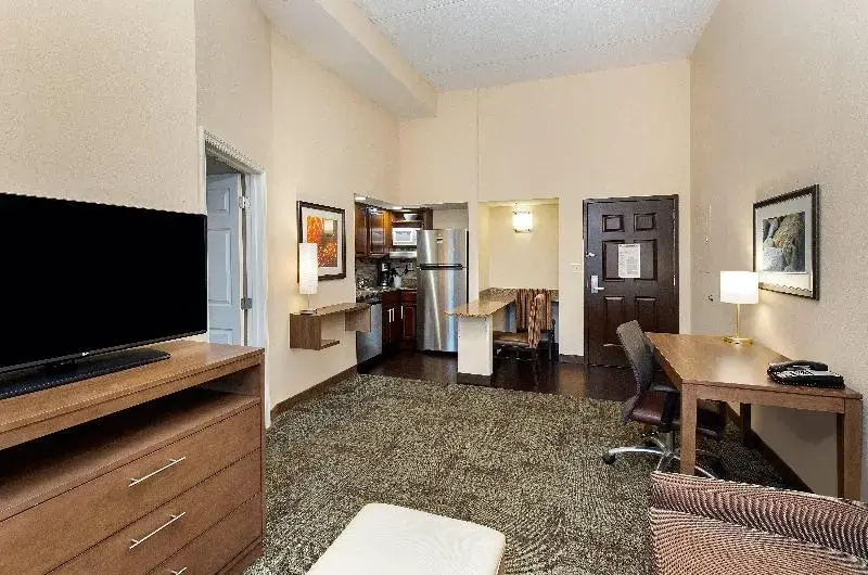Staybridge Suites Oak Ridge by IHG - Chambres