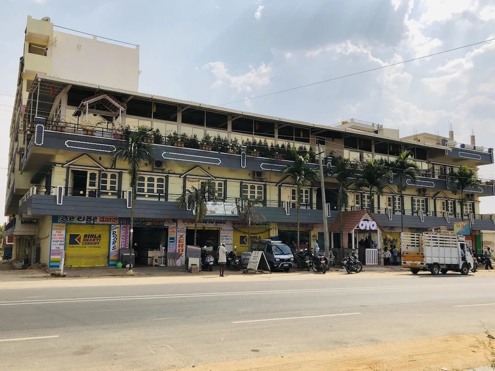 Oyo 35509 Dhana Dhaanya Residency