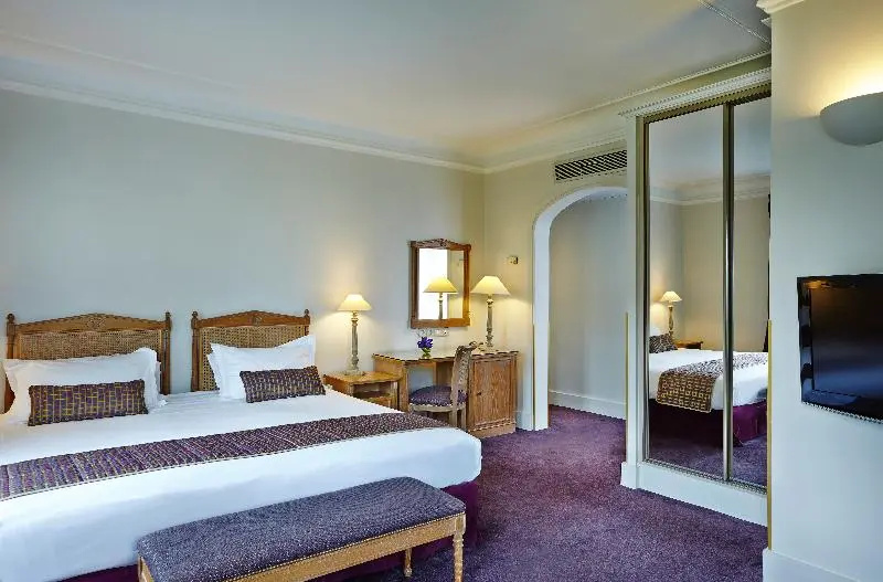 Royal Hotel Paris Champs Elysées 50