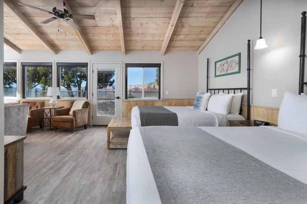 Standard Triple room