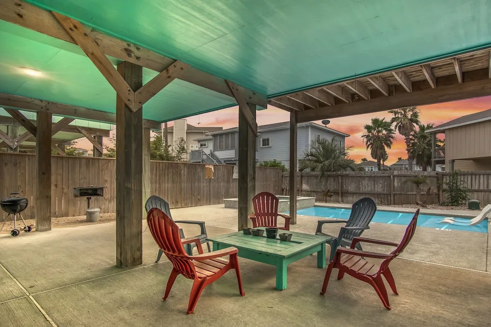 Boogie Board Bungalow - Pet Friendly! Private Pool!