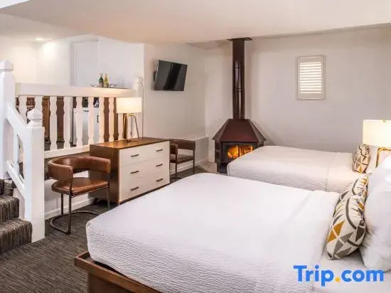 Village Tower Double room (twin beds)
