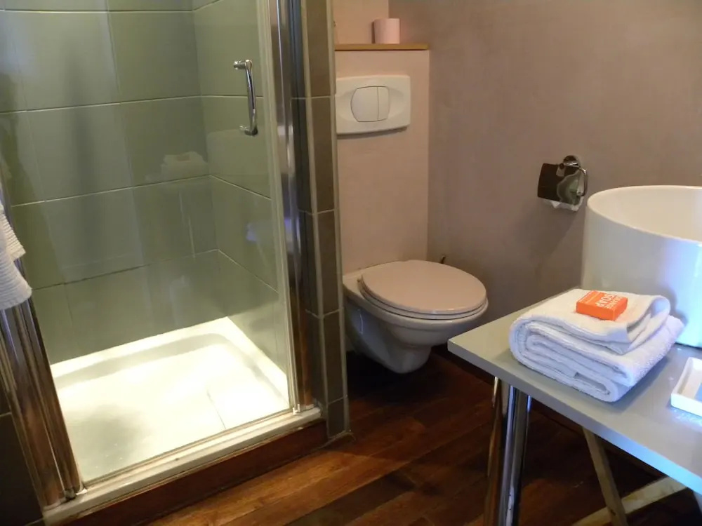 Hotel La Bastie D Urfe - Chambres