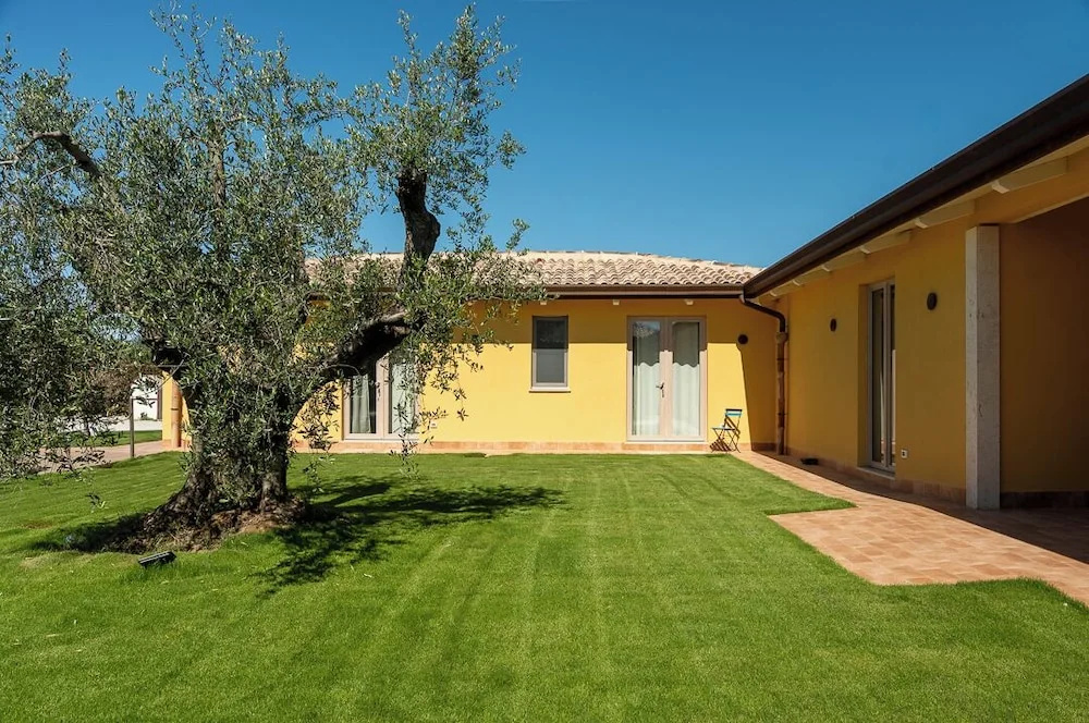 Agriturismo Agricoccinella - Pool&Restaurant