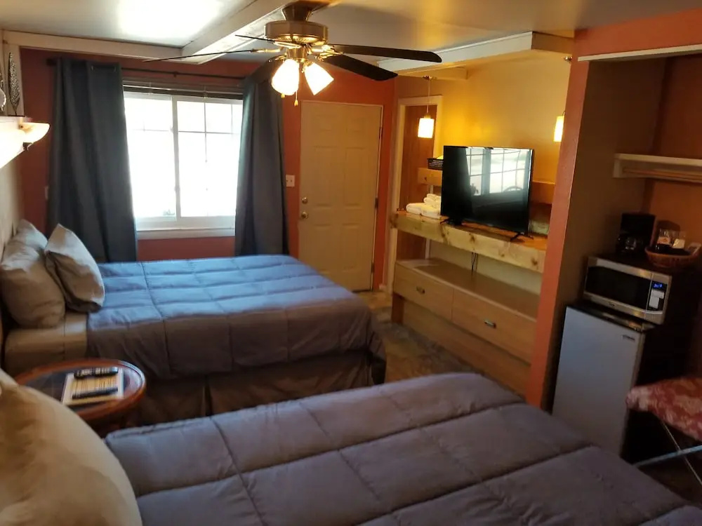 Comfort Quadruple Basement room