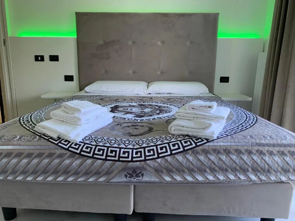 Standard Double room (full double bed)