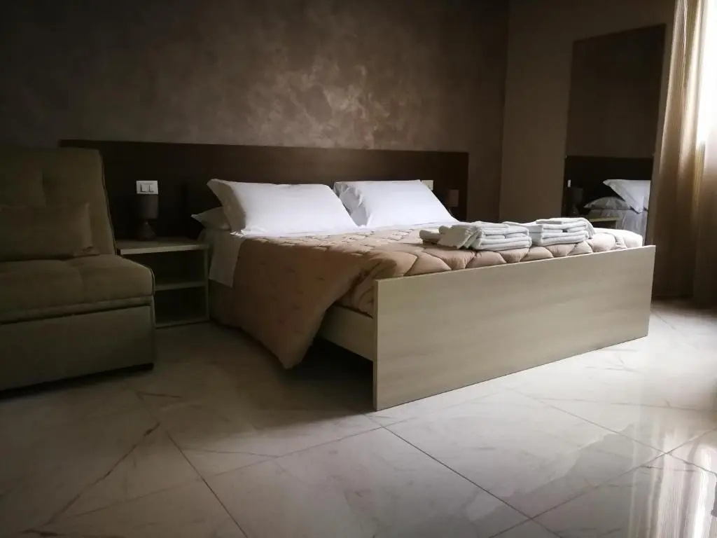 Standard Double room (full double bed)