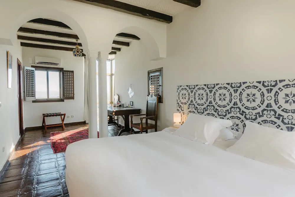 Castillo Junior Double room (full double bed)