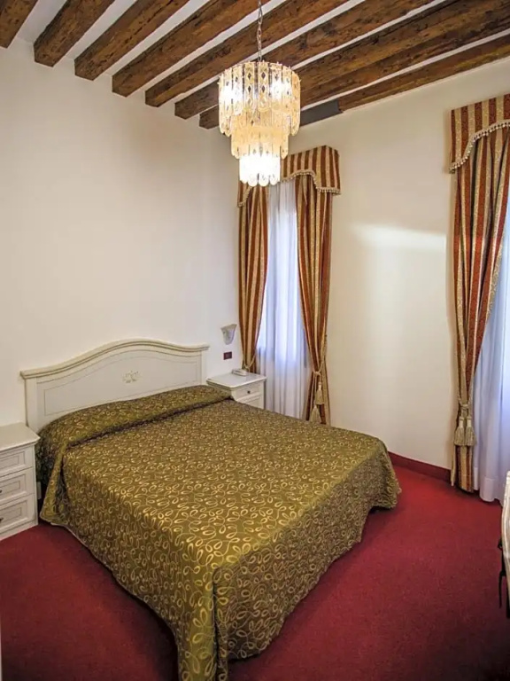 Economy room