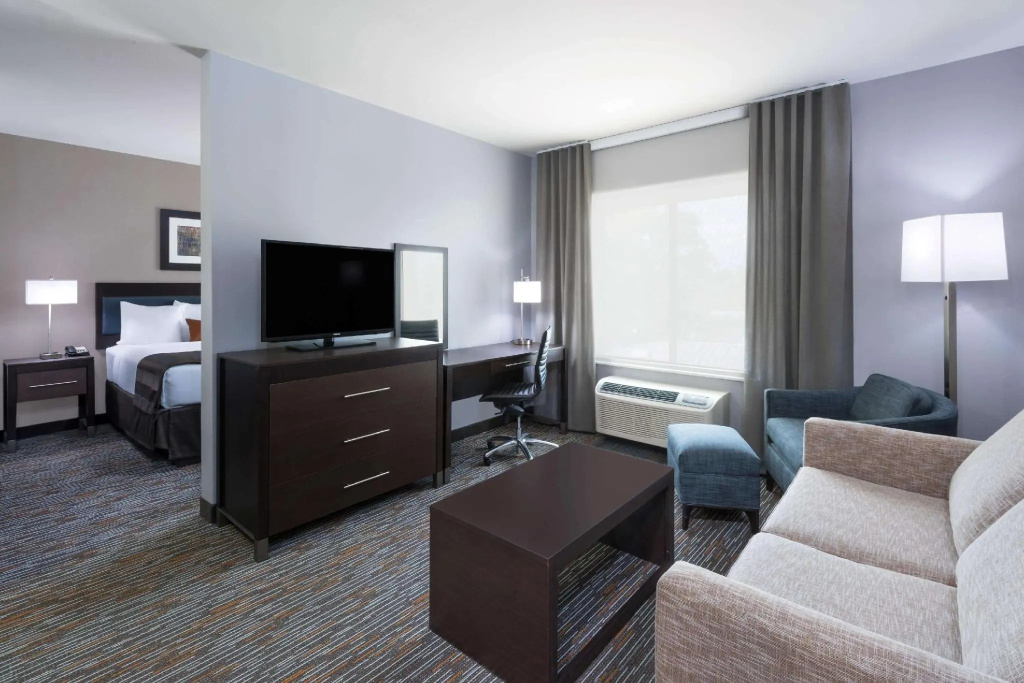 Double Suite (full double bed)