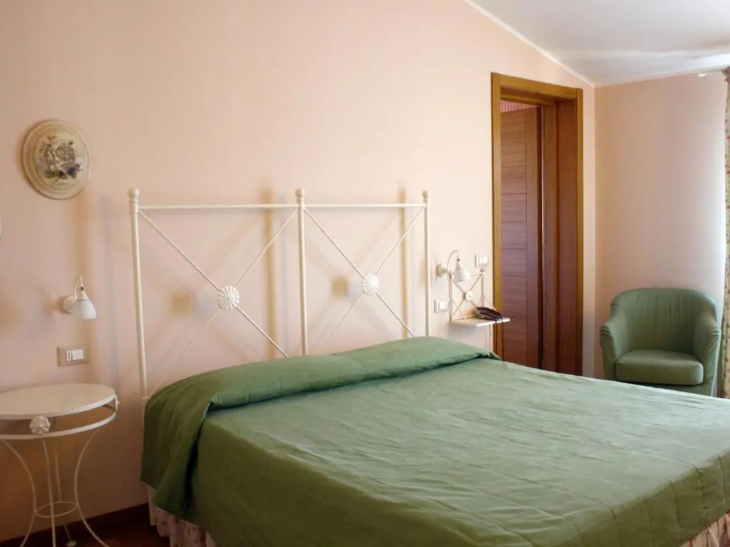 Superior Double room (full double bed)