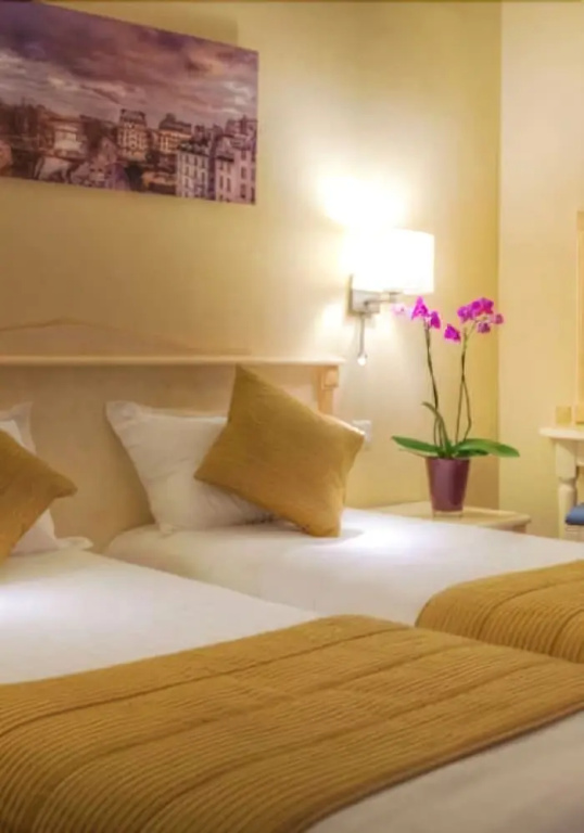 Standard Double room with balcony (full double bed)