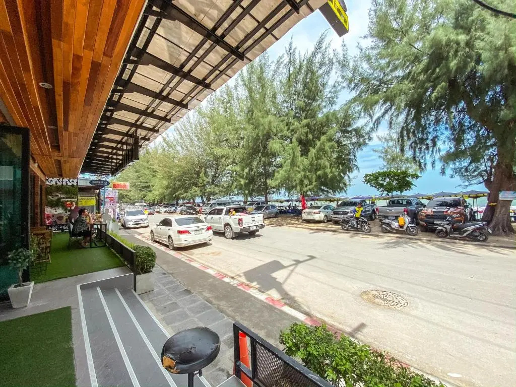 Standard Double room with balcony (full double bed)