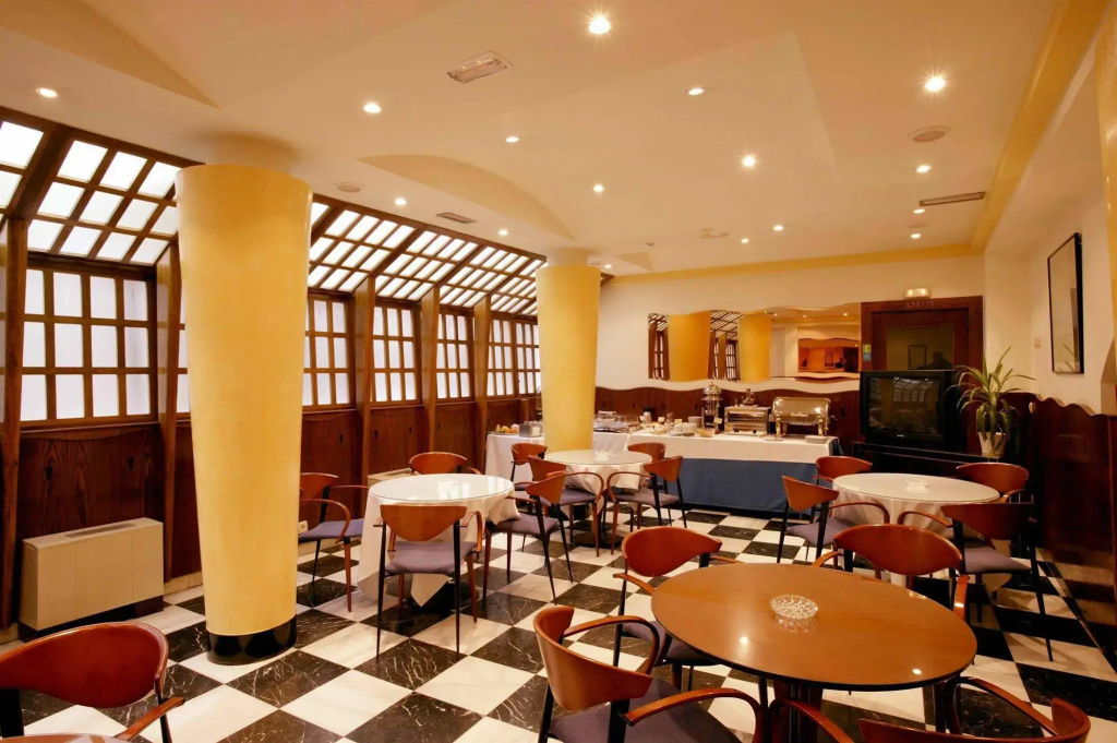 Hotel photo 12