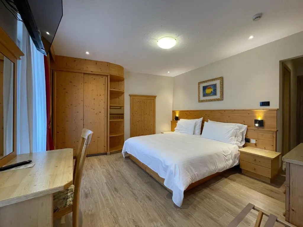 Standard Double room (full double bed)