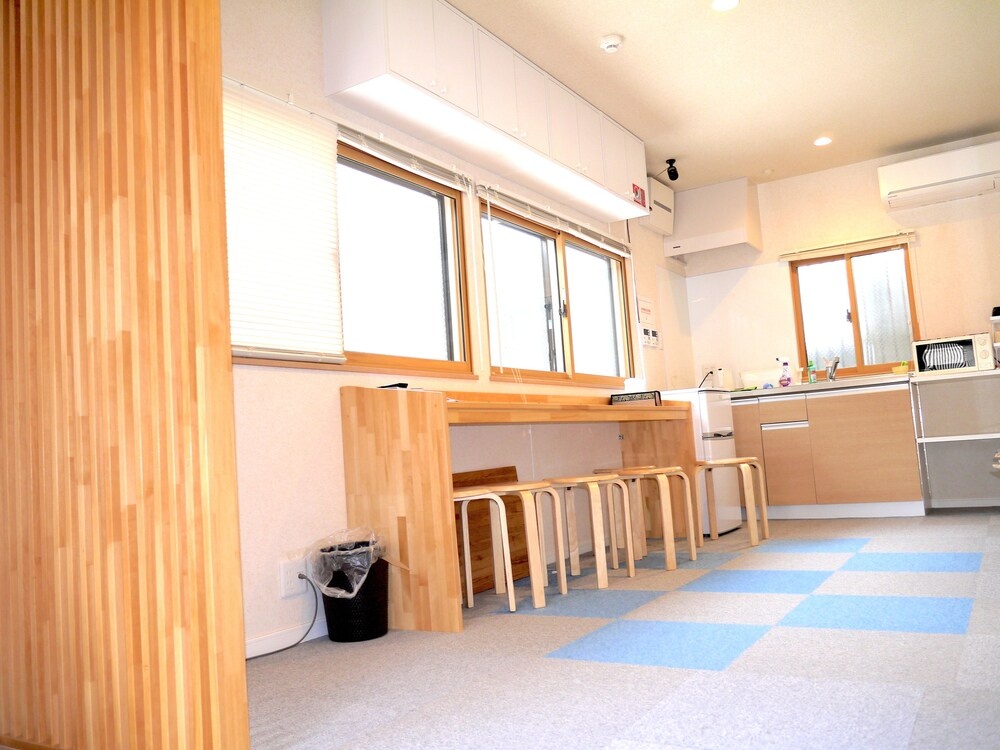 Guesthouse Osaka Tengachaya Station front hall 사진 18