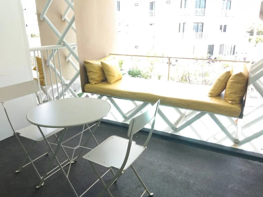 Deluxe Studio