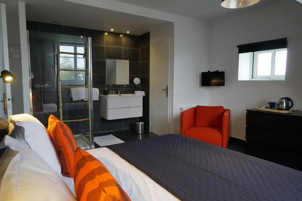 Standard Double room with sea view (full double bed)