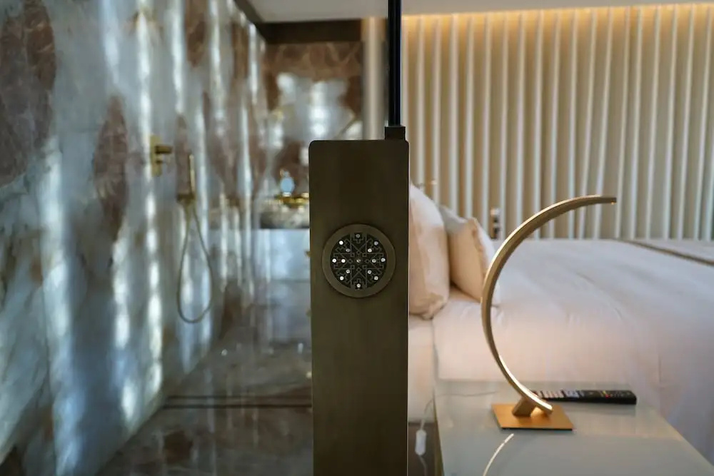 Luxury Double room with balcony and with mountain view (full double bed)