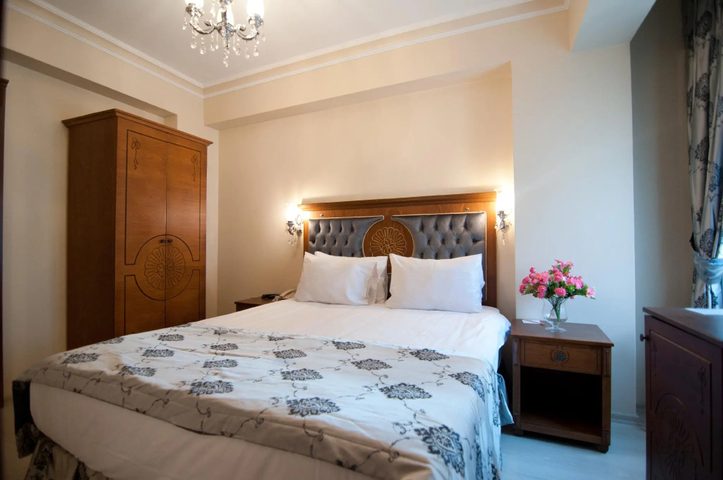 Standard Double room (full double bed)