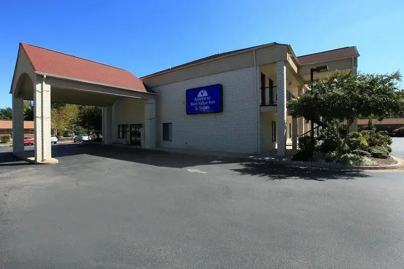 Brentwood Inn and Suites