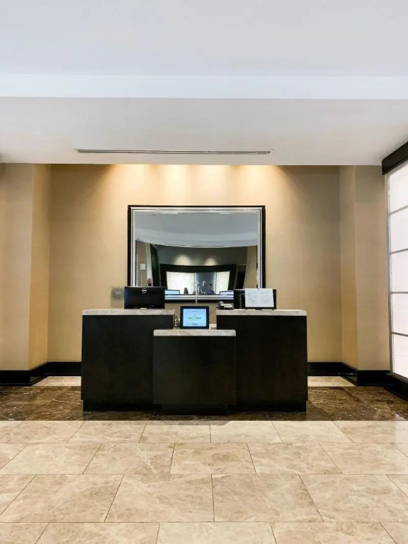 Lobby & Reception