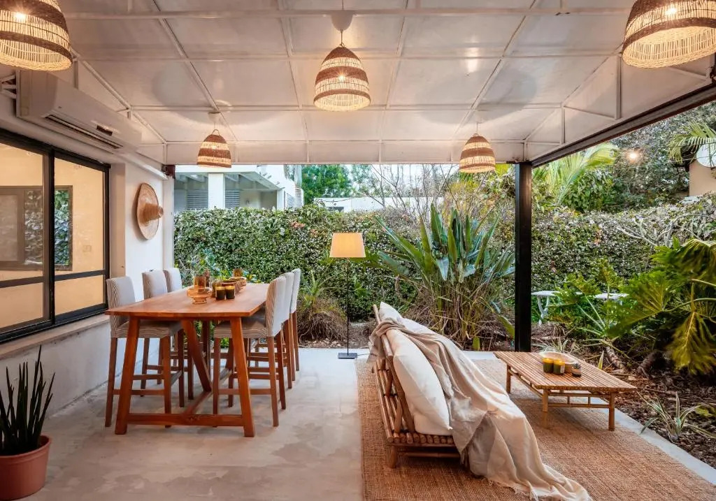 經典花園景觀雙人房，配有大床