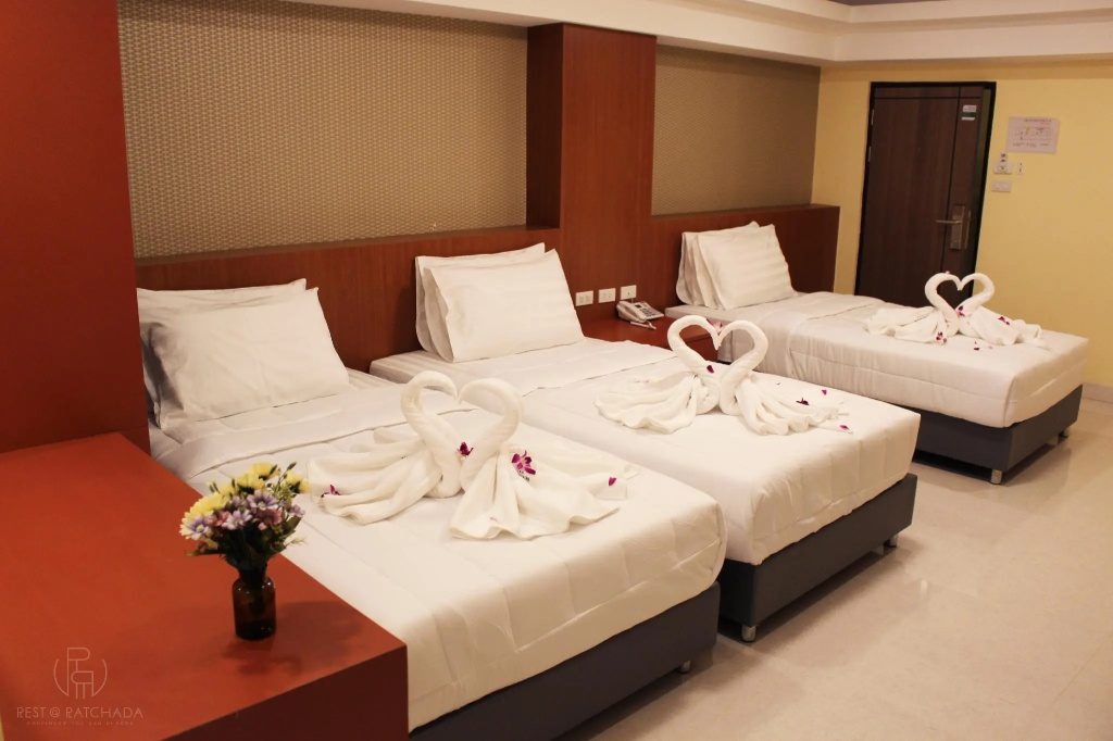 Standard Triple room