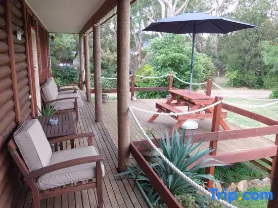 Chloe's Cabin Accommodation