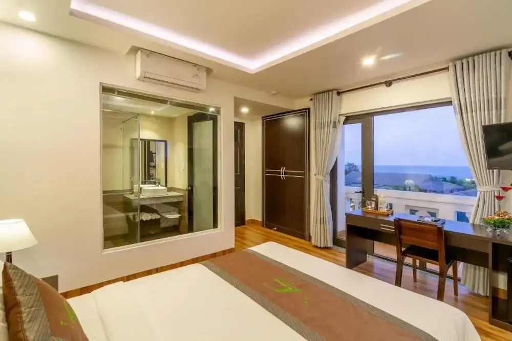 Deluxe Double room with ocean view (full double bed)