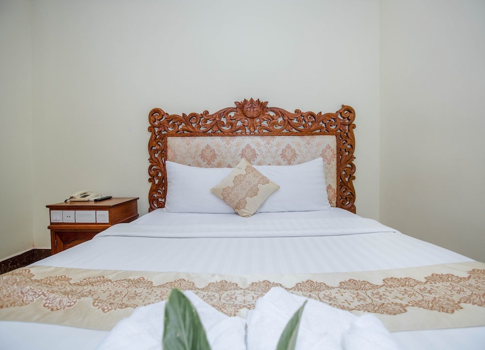 Deluxe Double room (full double bed)