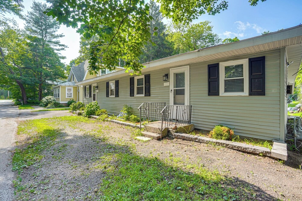 1 Mi to Dtwn Saratoga Springs: Cozy Duplex Apt!