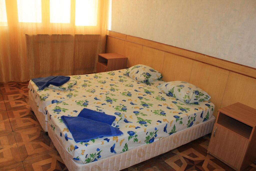 Двухместный номер Standard с балконом двуспальная кровать в Пансионат им. Н. Лакоба