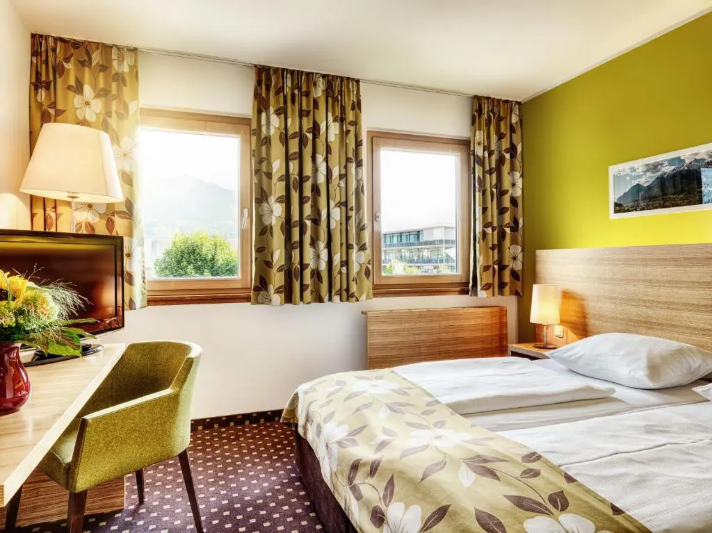 Standard Double room (full double bed)