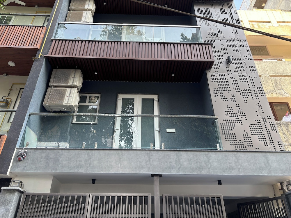 Fortune Home Service Apartment 3Bhk J150