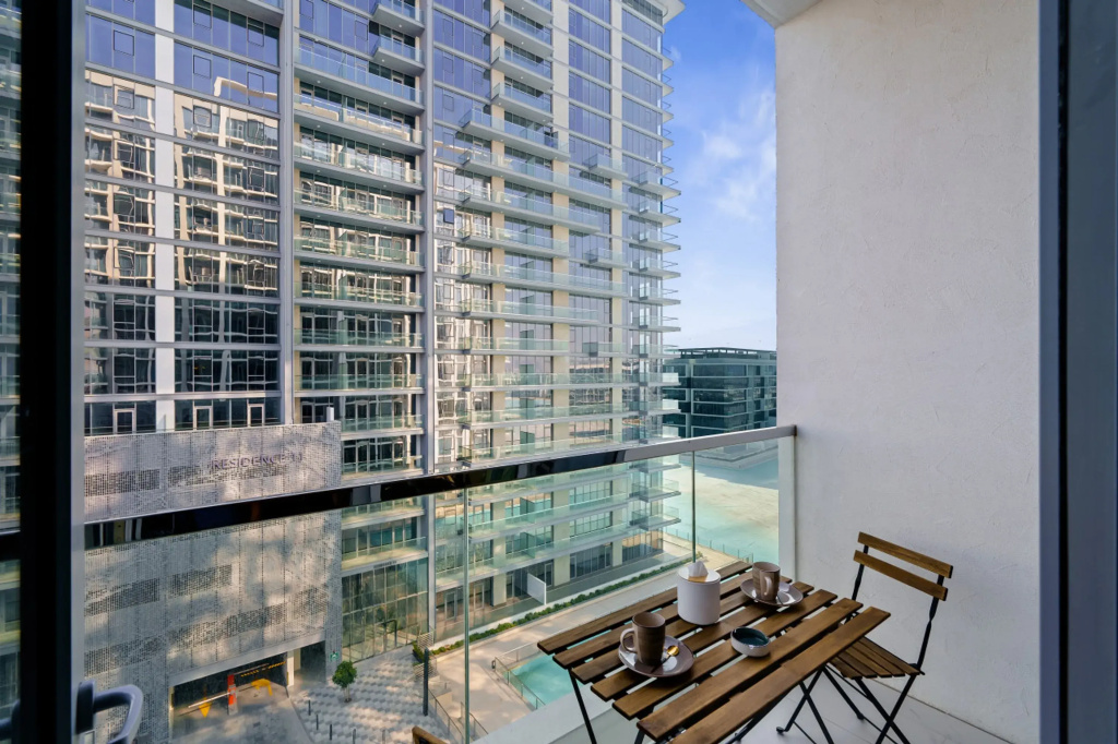 Manzil - 1BR District One Waterfront Living