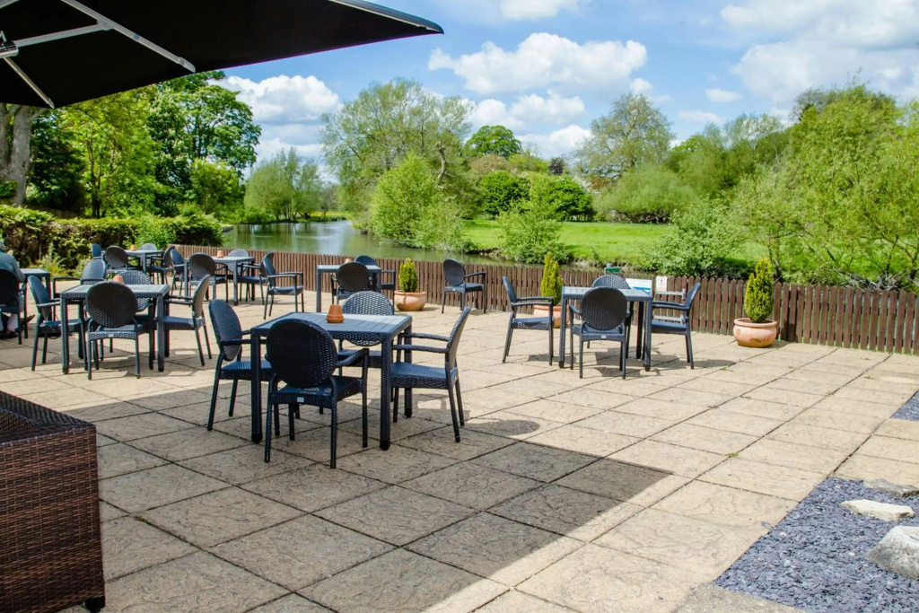 Legacy Rose and Crown Hotel - Général