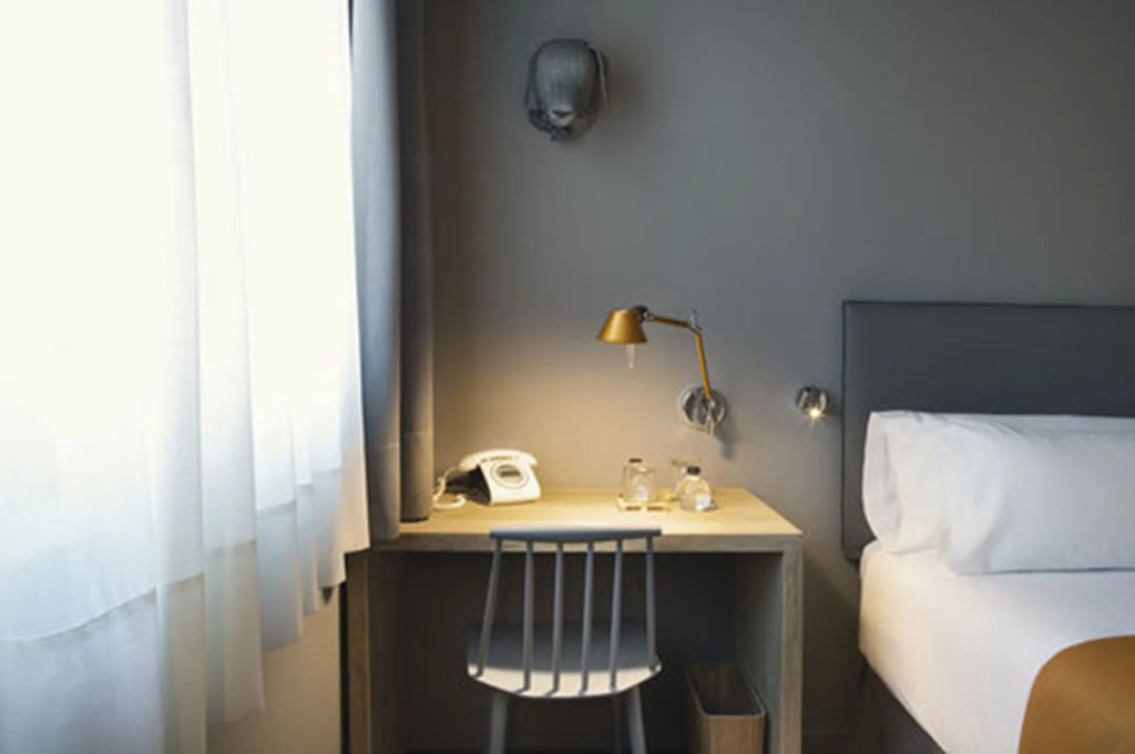 Yurbban Trafalgar Hotel picture