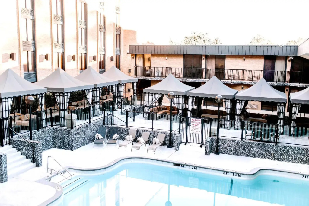 Holiday Inn Select North Dallas - Général