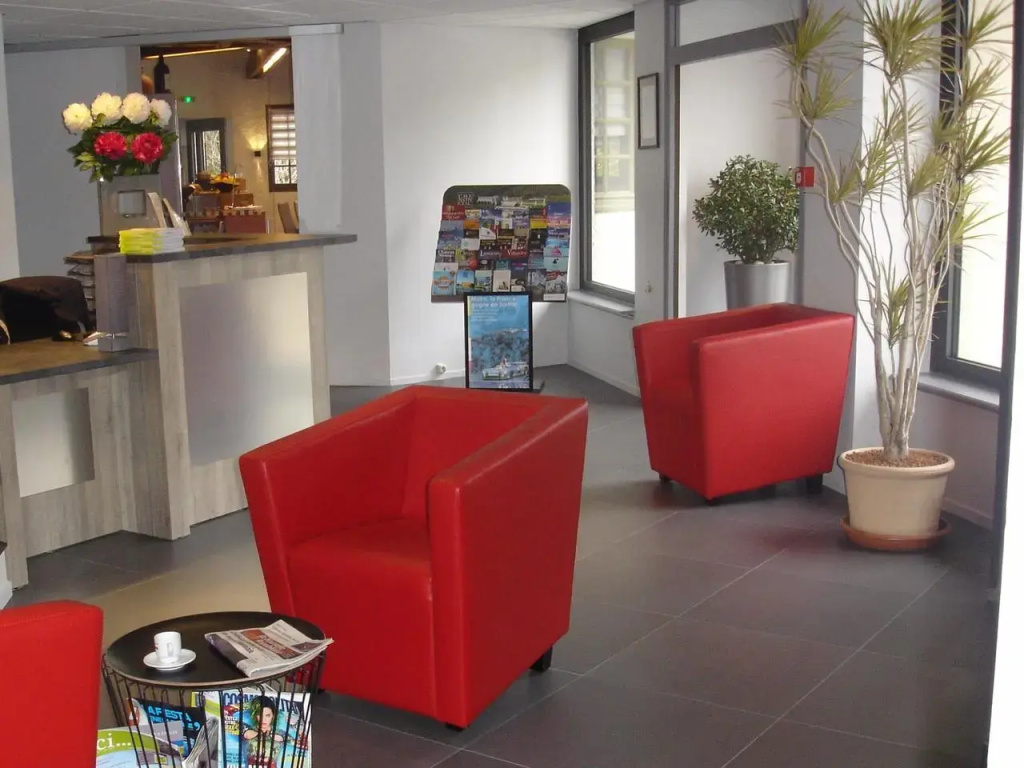 Lobby & Reception