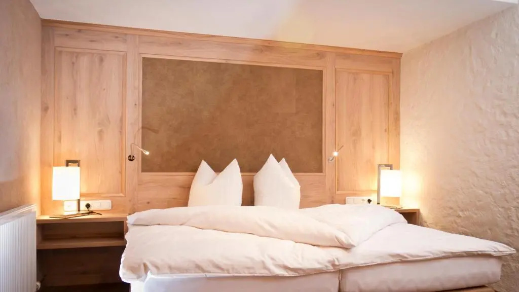 Hotel Schwarzer Adler - Chambres