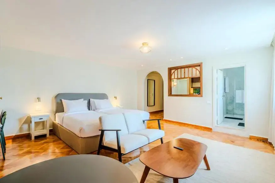 Suite with balcony