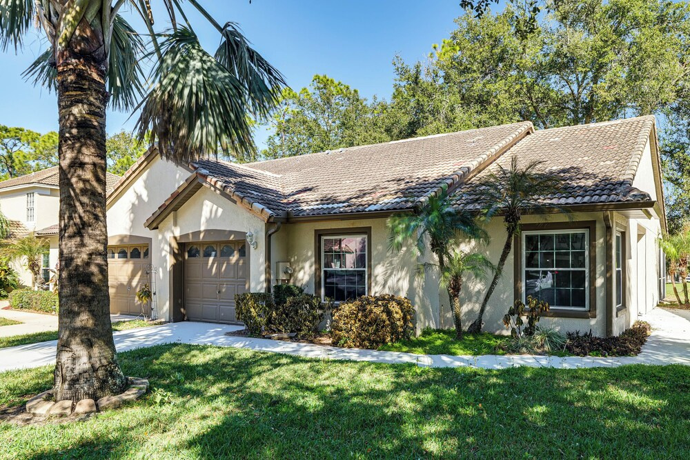 23 Mi to Disney: Family-friendly Golf Course Home!