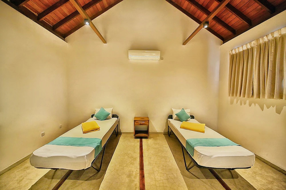 R Degree Hotel