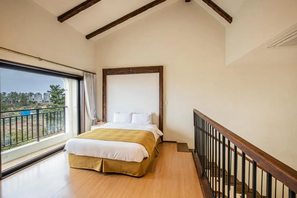 Deluxe Double Duplex room (twin beds)