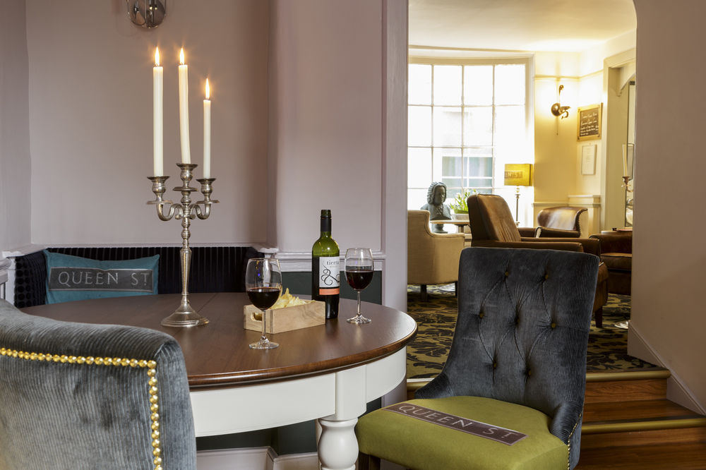 Harington's Hotel by null